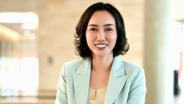 ดร.ลิณธิภรณ์ กล่าวย้ำว่า วันนี้ประชาชนตาสว่างแล้วจากสิ่งที่เรียกว่า "ดีลส้ม–น้ำเงิน" และฝ่ายค้านที่แท้จริงต้องกล้าเผชิญหน้ากับอำนาจรัฐ