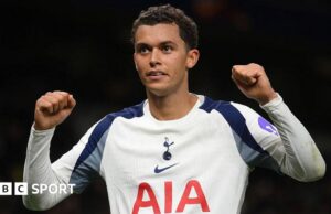 เบรนแนน จอห์นสัน จะตัดสินใจอนาคตกับท็อตแนมหลังจากตกลงเซ็นสัญญากับคริสตัล พาเลซได้แล้ว