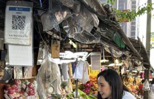 พรรคปวงชนไทย ส่งอิม เฌอมินทร์ รับฟังเสียงประชาชน ลงพื้นที่ตลาดห้วยขวาง